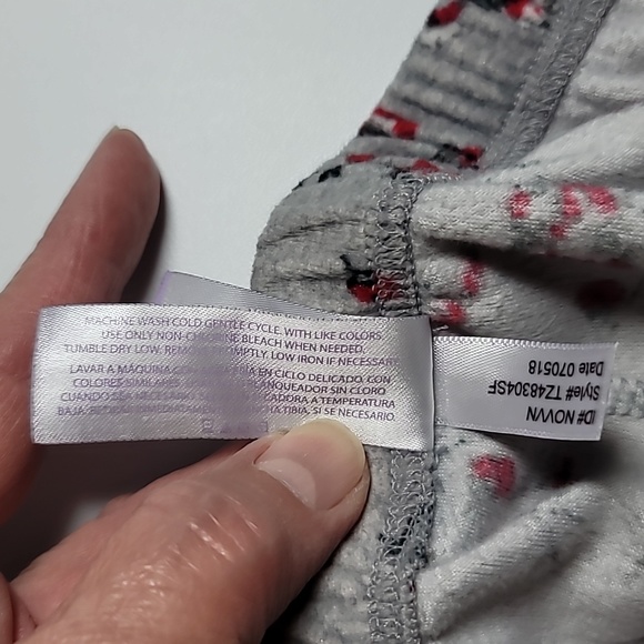 Secret Treasures M (8-10) pajama set super soft gray w red floral - Picture 13 of 15